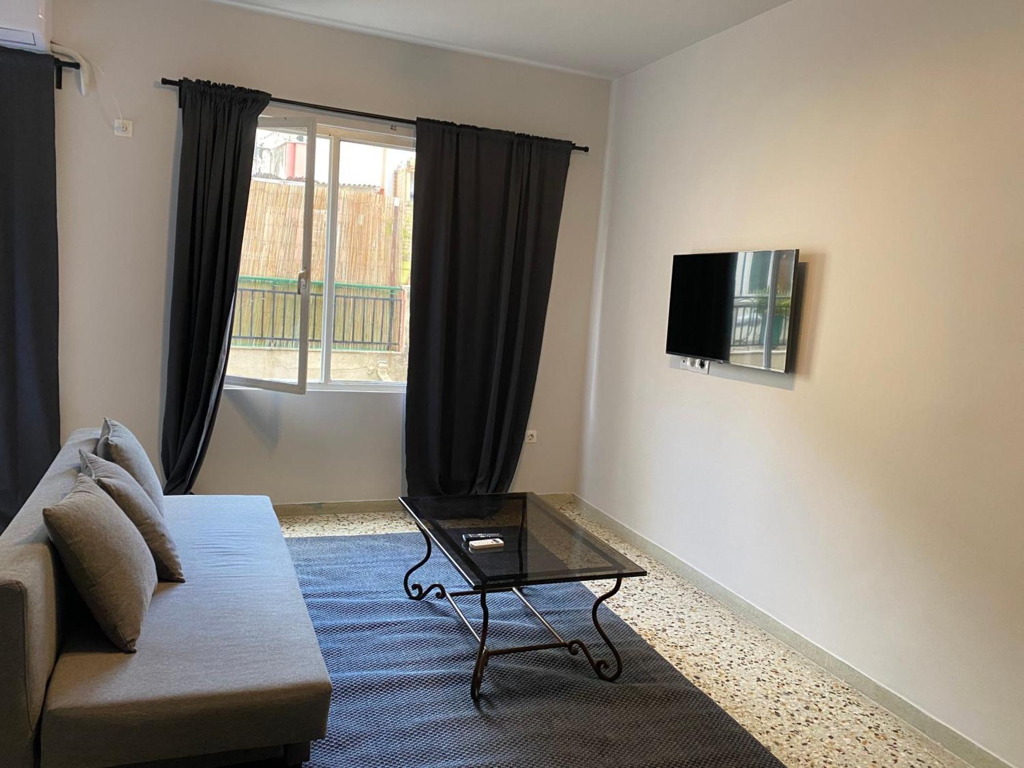 Pittaki Center Apartment